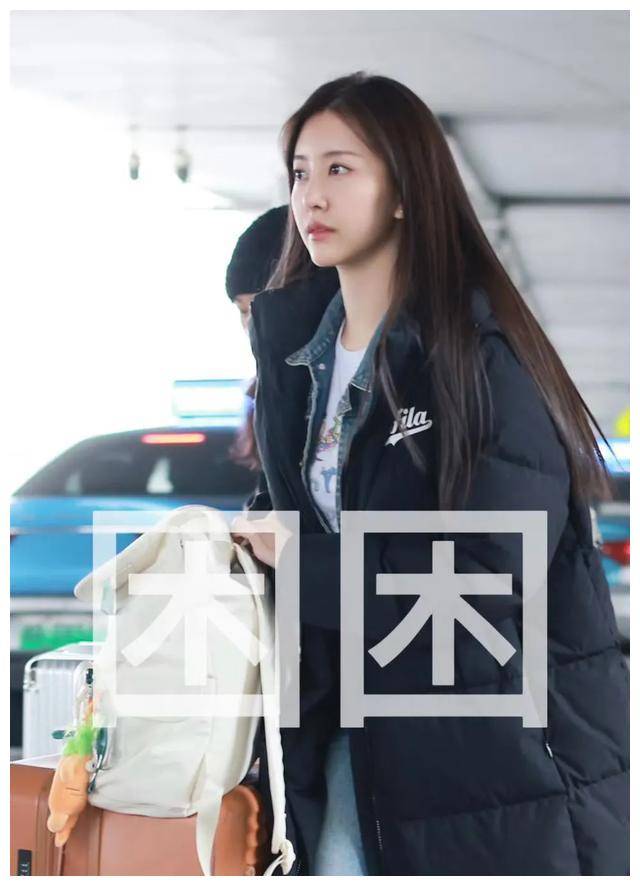 艺兴女团长相被嘲普通,网友建议整容._张艺兴_舞台_业务