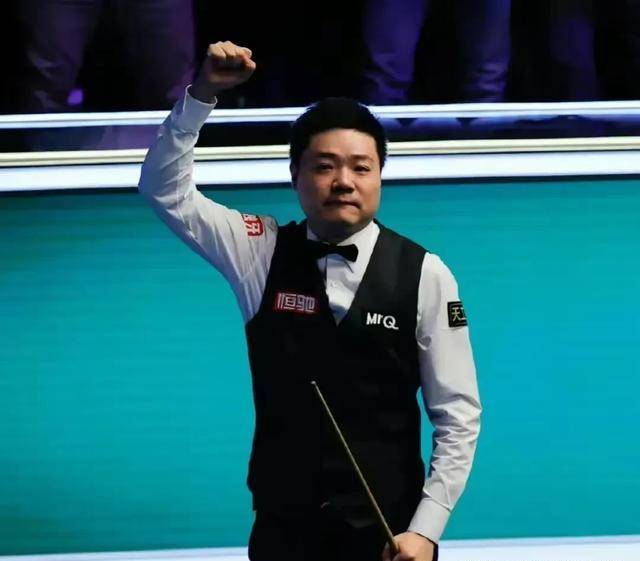 世界第一,斯诺克历史第一球员,英格兰明星火箭罗尼奥沙利文以129分