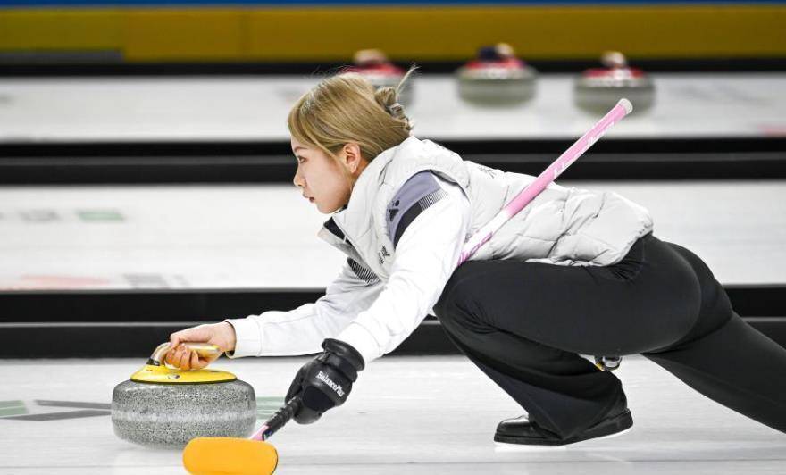 第14届冬季冰壶混双决赛:黑龙江加时赛抢先一分,以1分险胜福建队_比赛