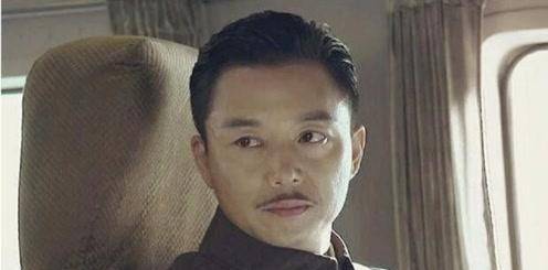 王天木:被叛徒出卖又陷反间计遭暗杀,却在隐忍中反施反间计除奸_光头