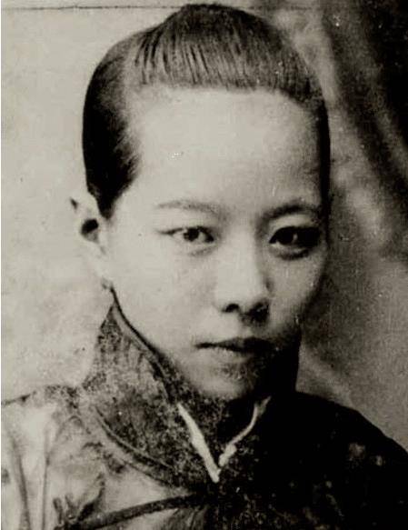 蔡锷一生有两次婚姻,34岁因病病逝后,留下的后人现状如何?