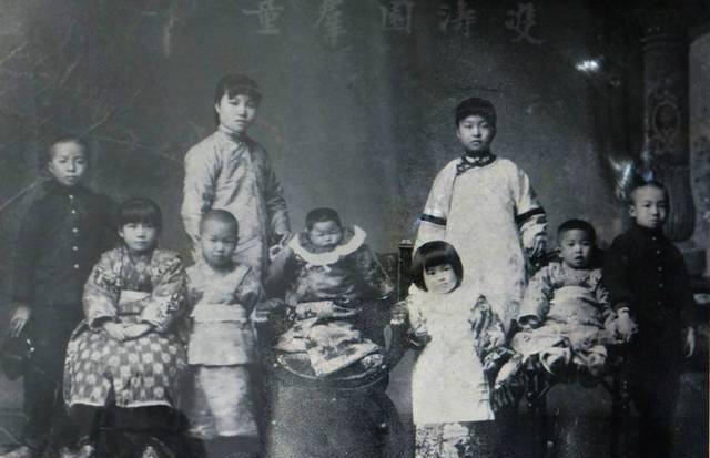 用一生养育九子女,她却未获半点名分,晚年殒命牛棚