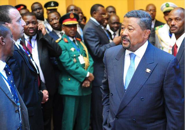 33年程志平赴法打工,病故异乡享国葬,70年代儿子让·平回国探亲_加蓬