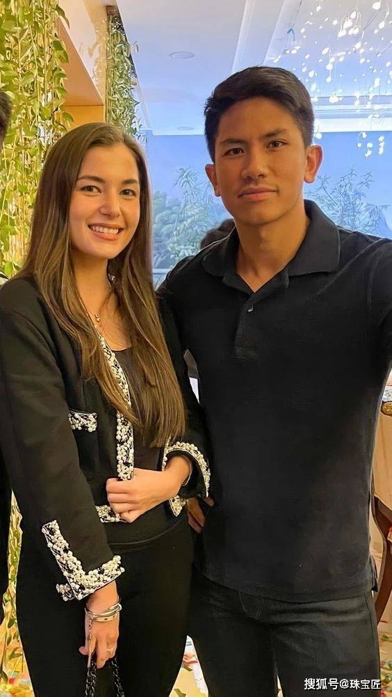 最美"灰姑娘"头戴800多颗钻石,包裹几十斤黄金出嫁_文莱_阿卜杜勒