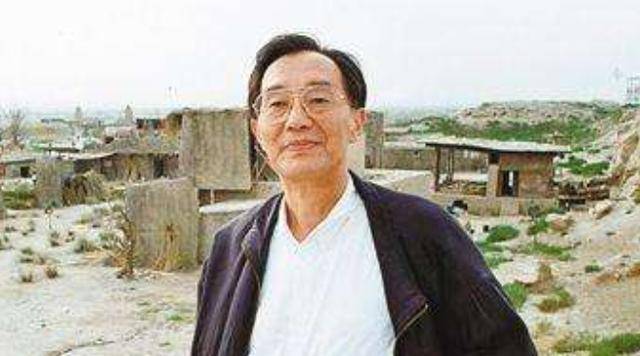 三毛生前曾直言喜欢他,去世后他亲自去祭奠,如今成了有钱人_张贤亮