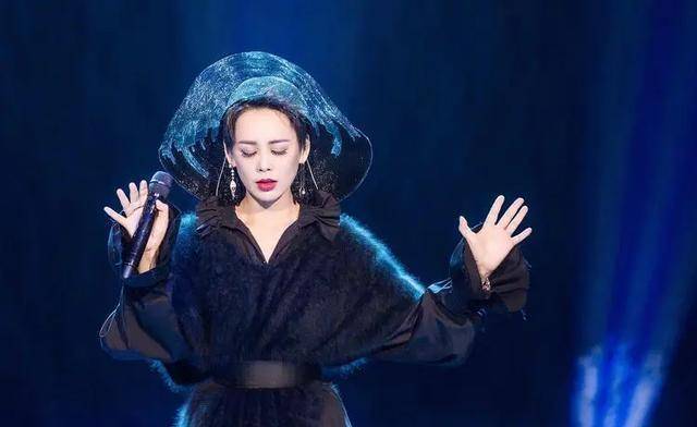 宁静:知三当三硬刚那英,与马景涛当街拥吻,后约会小16岁小鲜肉_乐嘉