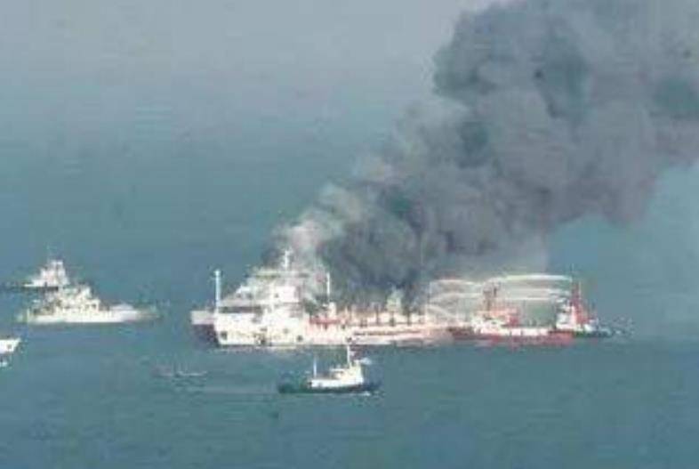 1999年烟台特大海难,312人幸存22人,唯一女幸存者如何活下来的_董颖