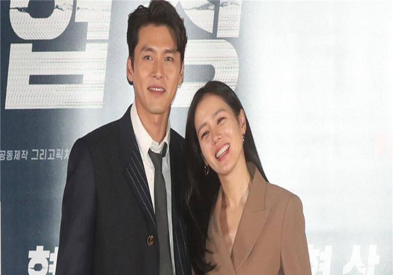 玄彬孙艺珍恋爱了!一起牵手去超市,关系甜蜜令人羡慕._情侣_感情_合作