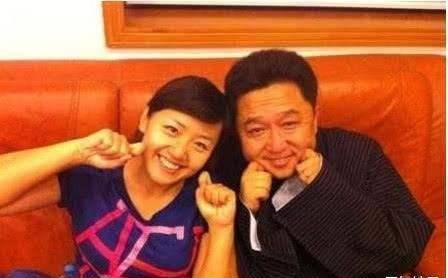 德云社旧照片郭德纲乌黑头发带银项链于谦和媳妇卖萌岳云鹏站姿耍帅郭