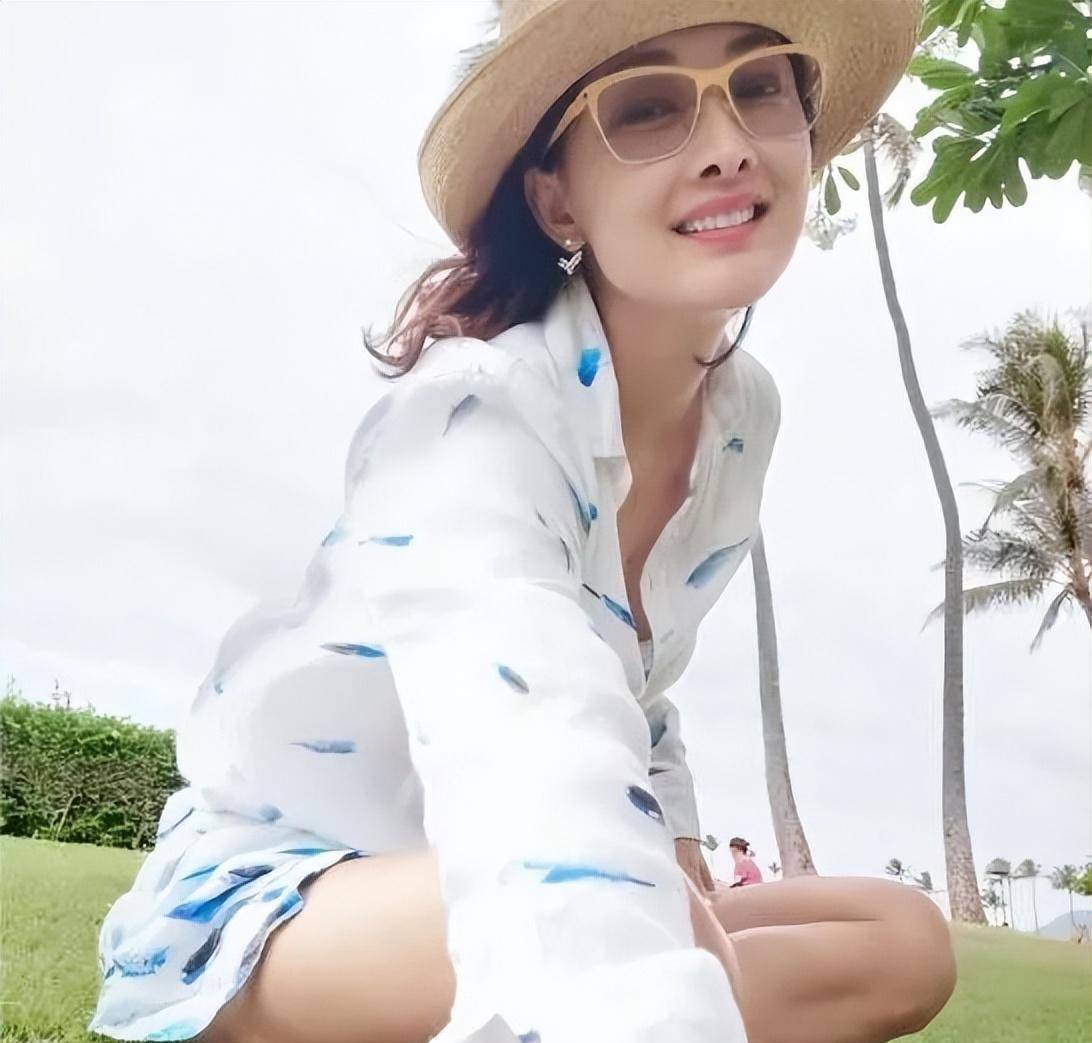 冯巩,郭冬临的媳妇,13岁夺全国冠军,八登舞台的牛莉去哪了?