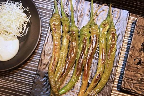 隐身台中巷弄的居酒屋 竟有让人惊艳的铁板料理_酒香_洋葱_位置