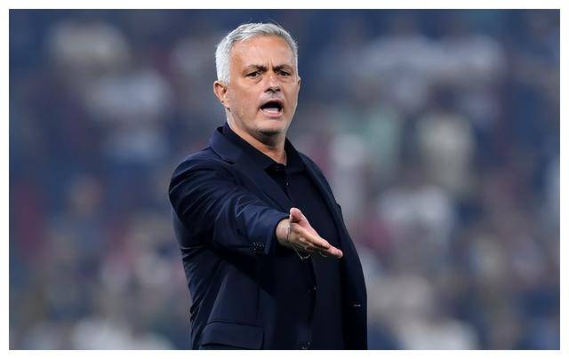 51岁齐达内重返赛场,挑战豪门震撼欧冠,皇马 曼城遭重创!