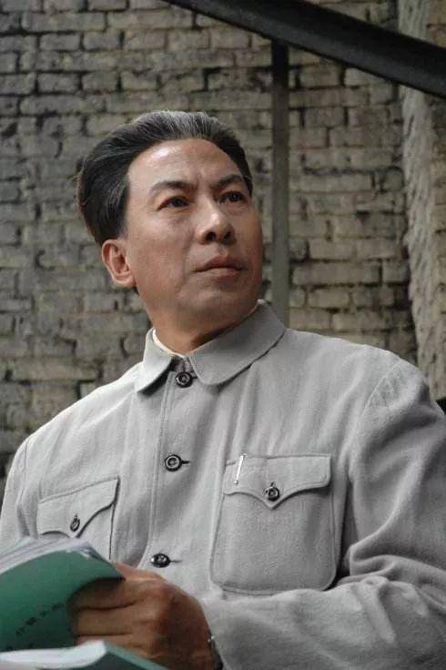 "刘少奇"扮演者郭连文去世,两月前曾露面,面容消瘦憔悴_唐国强_角色