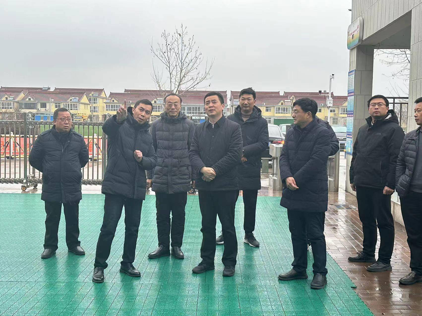 梅宏俊局长调研泰州市海军小学和白马初级中学_建设_工作_初中