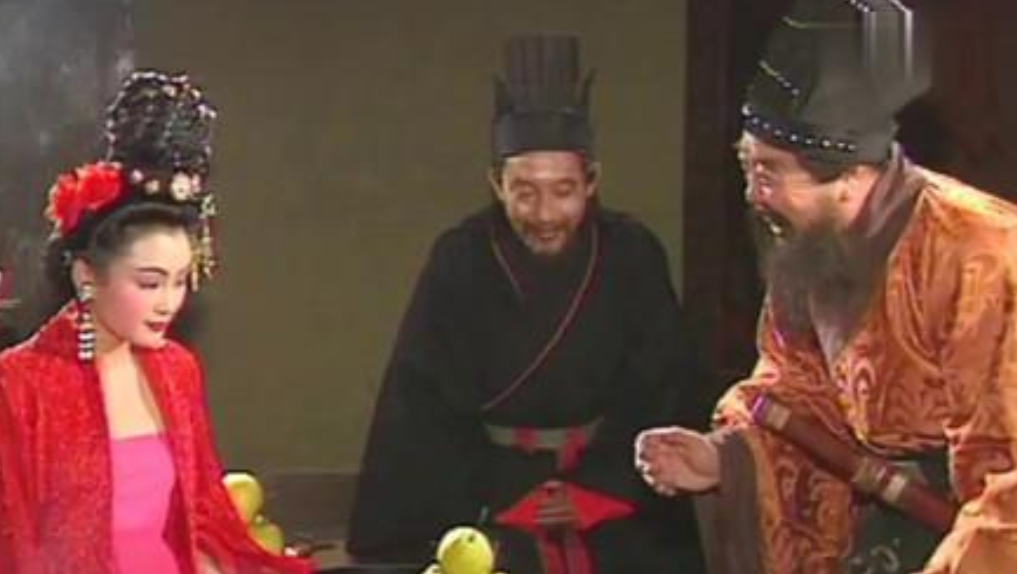 三国演义:王允貂蝉巧施连环计,诛杀董卓!