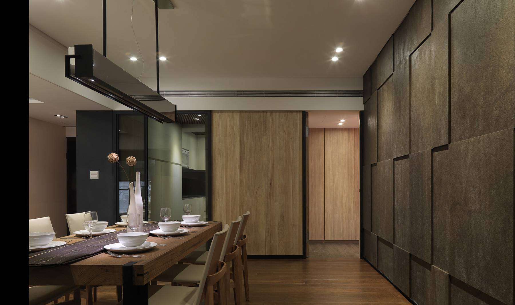 150平新中式超有设计感的客厅,内嵌式的电视背景墙即时尚又复古_空间