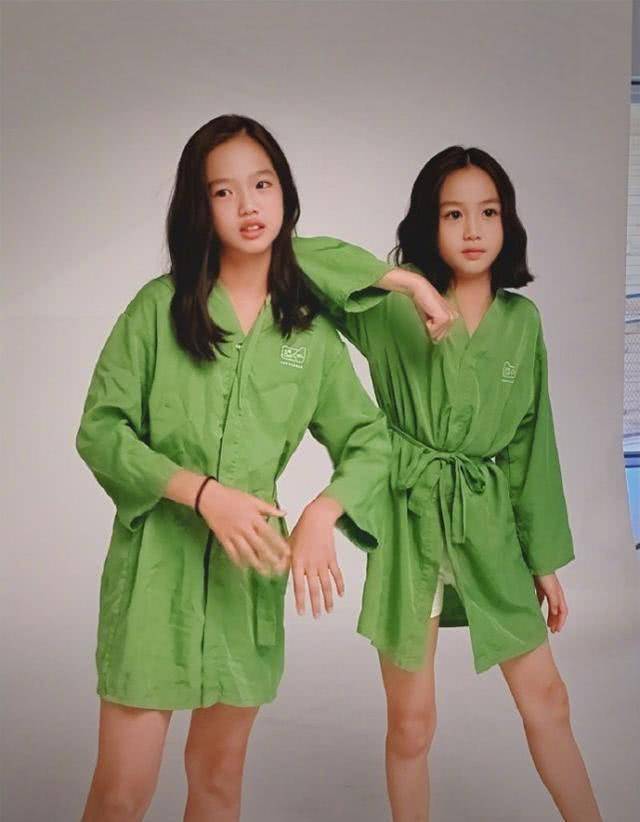 钟丽缇两女儿晒近照,考拉和二姐越来越像,jaden超模脸很美_气质_张伦