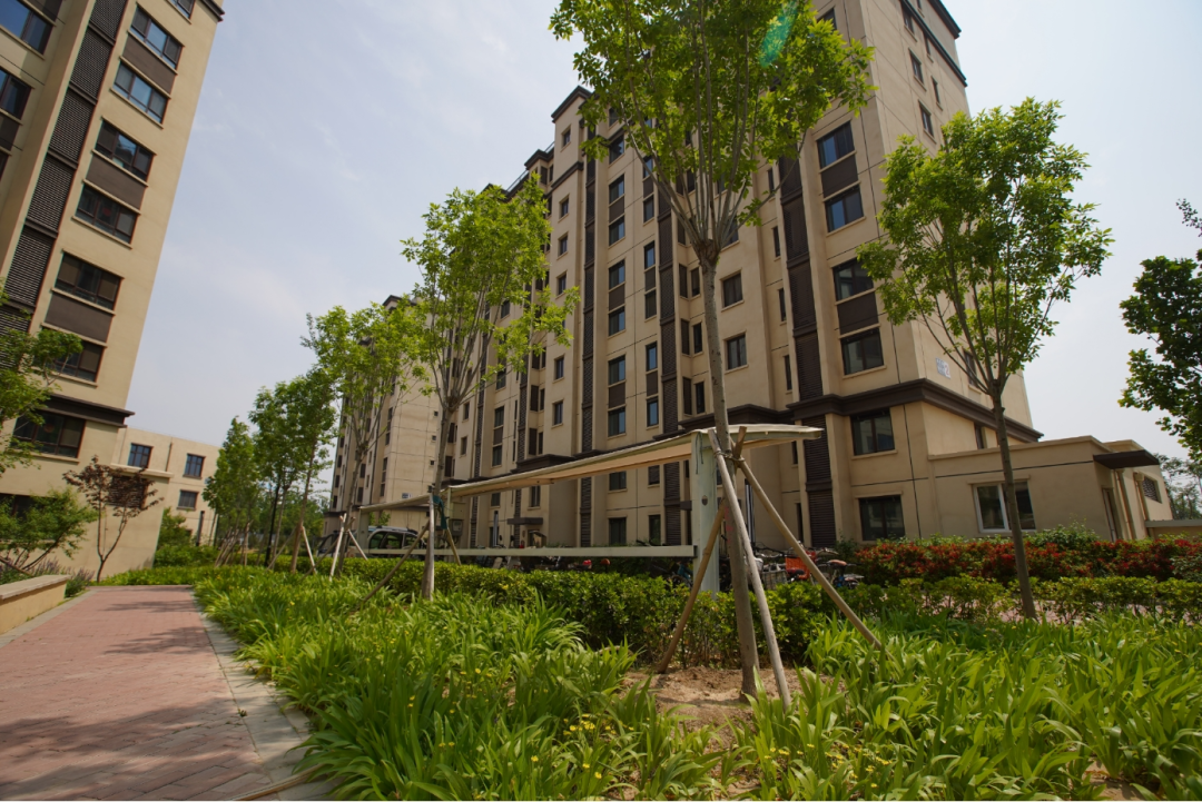 3席位不多,机会不再有目前兴宏雅苑剩余40余套房源,都是89平两居,每月