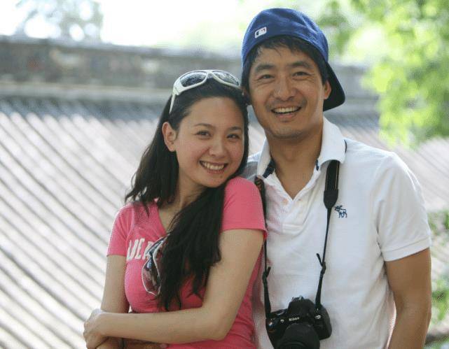 郭晓冬夫妇结婚14周年,程莉莎晒旧照秀恩爱,回临沂老家办婚礼一脸幸福