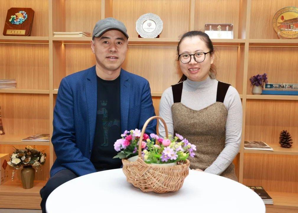 班主任师徒结对许言福老师参与青教赛,并荣获一等奖现根据办学实际向