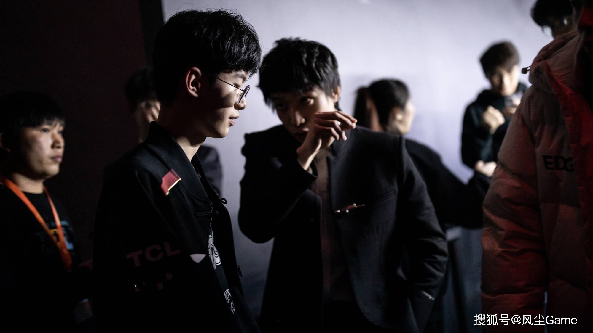 不出意外的话,edg应该是无缘季后赛了,同样令人失望的队伍,还有rng