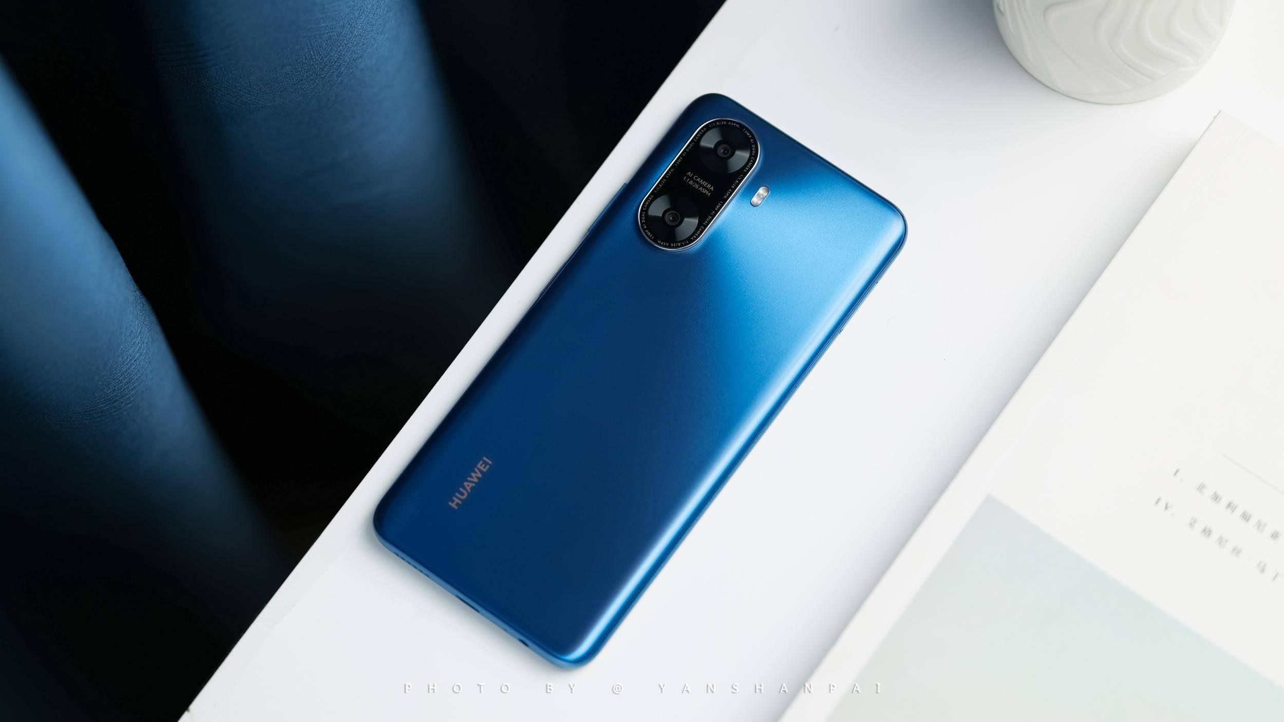 华为畅享 70z首发图赏,千元机中的时尚精致实力派