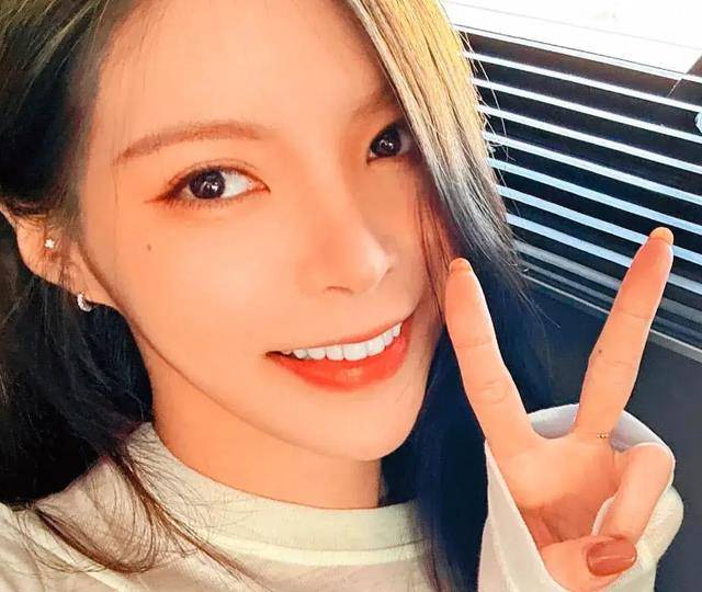 王大陆与新女友沐轩甜蜜滑冰,前女友蔡卓宜难过了吗?