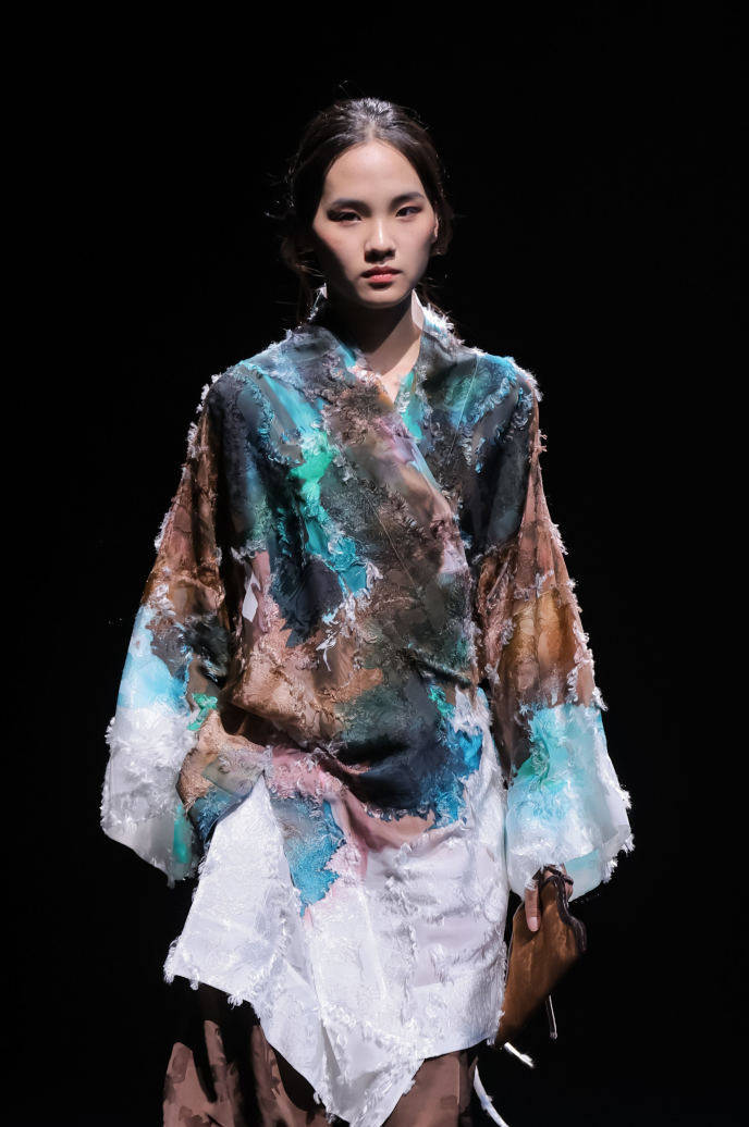 六礼,cindy wei zhang studio将传统中式刺绣/改良非遗印花图案与立裁