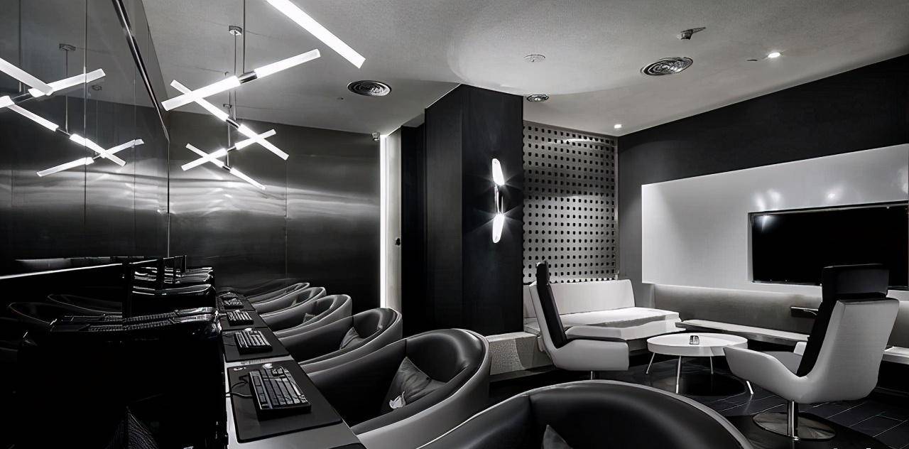 3年前,周杰伦花2000万开的网吧,300元一小时粉丝还很积极?