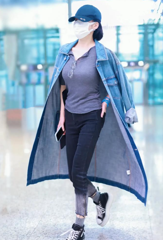 55岁许晴身材真丰腴!