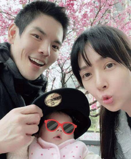 满脸富态遮不住,和向太越来越有"婆媳相"_向佐_女儿_网友