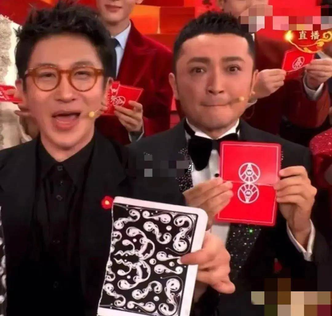 春晚意外引热议,朱广权调侃尼格买提:"在家都能听到你笑!