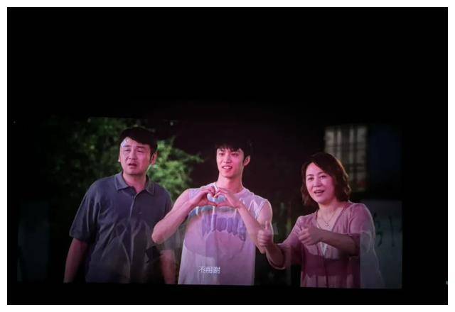 罗翔老师踏上法治之路,重温《第二十条》,铭记刑法要点_故事_观众