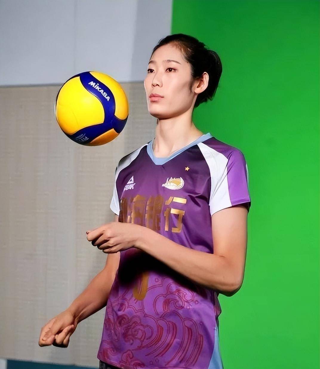朱婷正面回应缺席体育地方队争议:伤病困扰,仍盼为国而战_辉煌_蔡斌