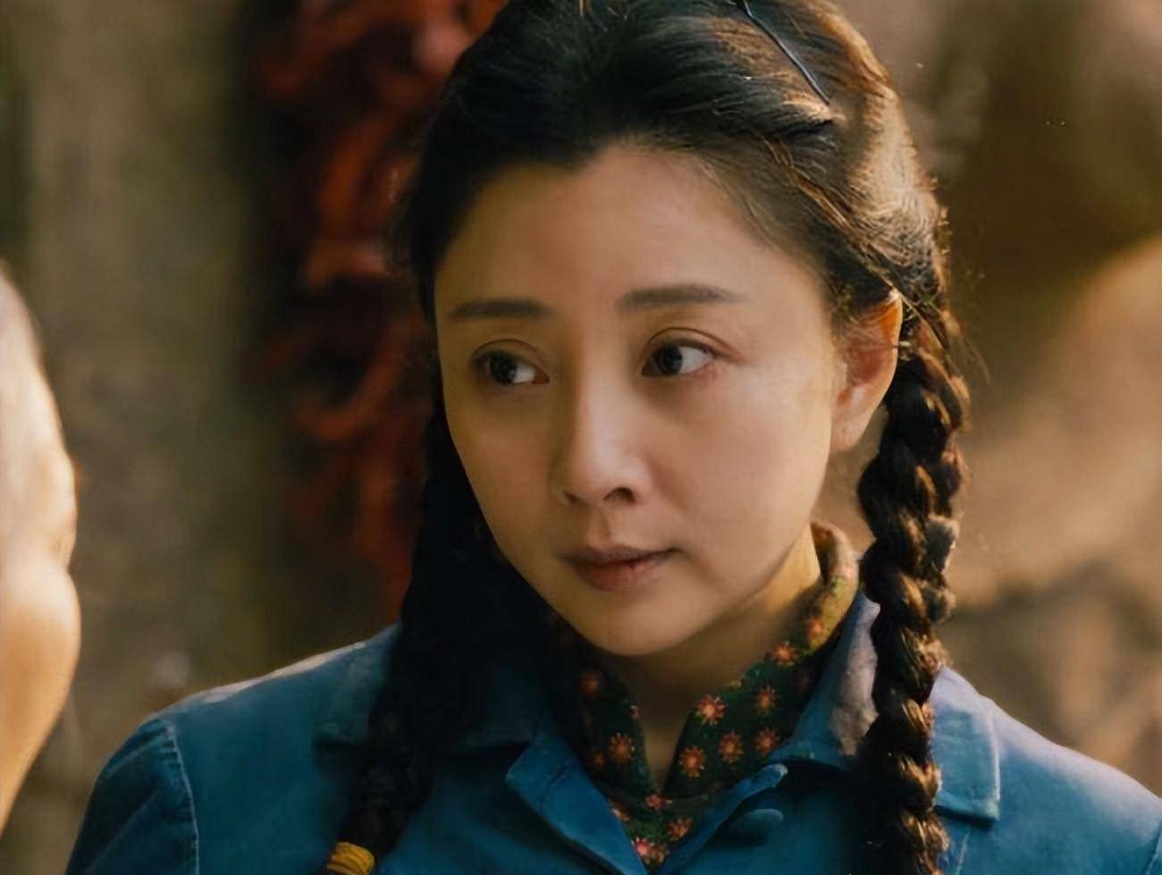 明明已经一把年纪,却硬凹"少女感"的5位女演员,差