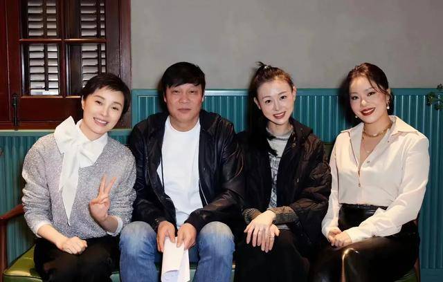 范志毅生活曝光:宠妻,头婚女儿接纳后妈,大妻子18岁也穿情侣装_潘志毅