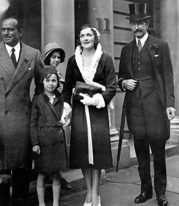 菲利普亲王的帅舅舅,查尔斯王储的婚恋导师,觊觎王权死