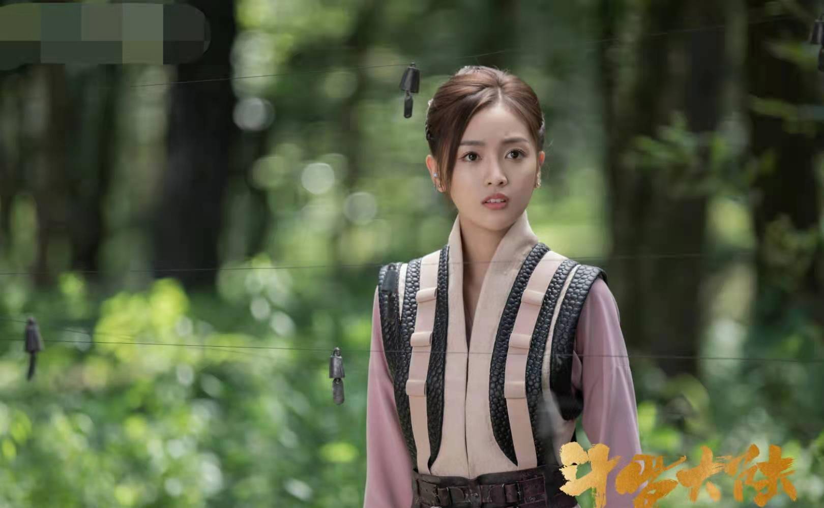 《斗罗大陆》在影片中吴宣仪的表现虽然不错,但是却因为演技时常遭到