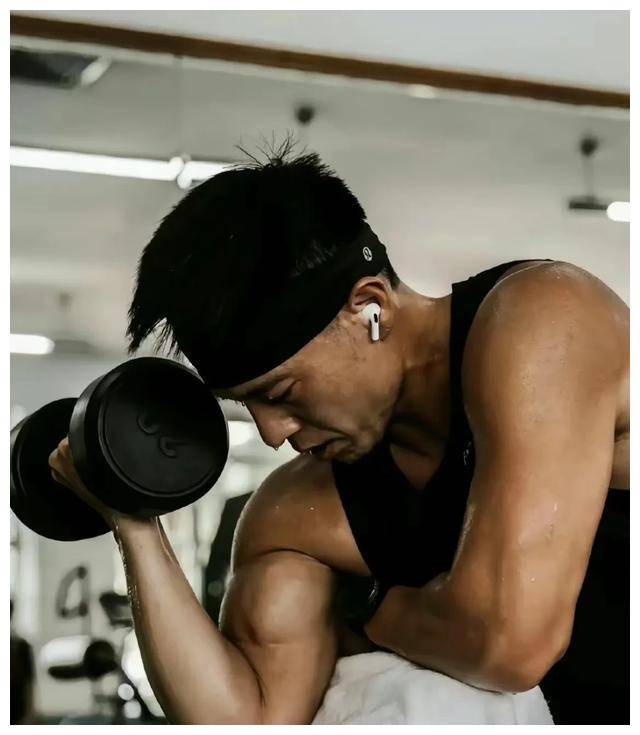 行走荷尔蒙的男人,安志杰太迷人!,男人味十足._演艺事业_魅力_形象