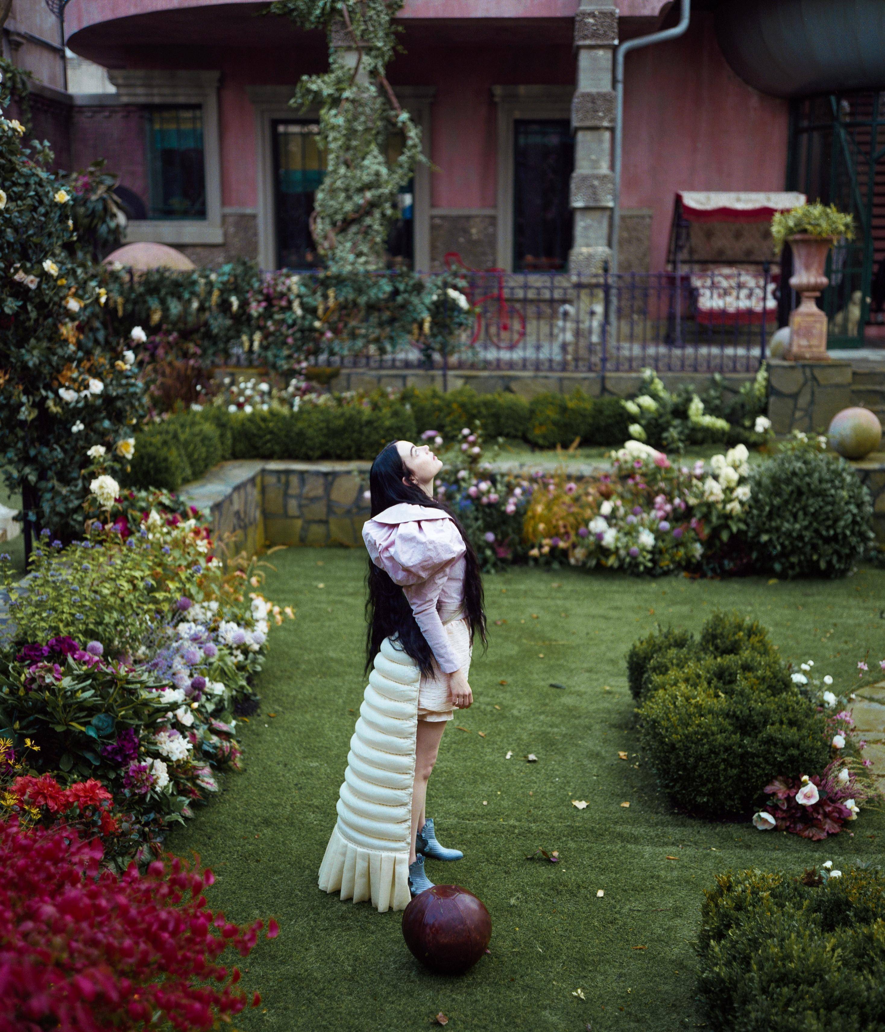 性爱,自主,妓女与反叛-解析《可怜的东西》的激进女