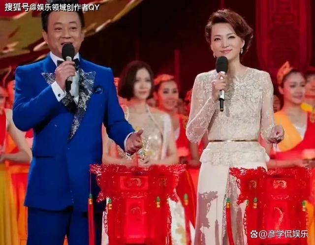 撒贝宁被赞是漏网之鱼,12年后仍能主持春晚,朱军康辉被后浪取代_李