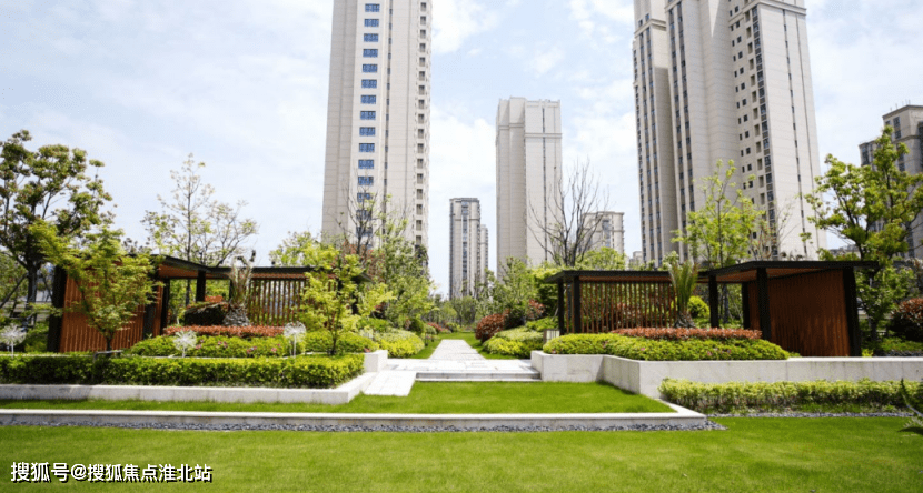 周边设施综合商场五洋滨江广场,港城广场医院太仓市港区医院,上海市第