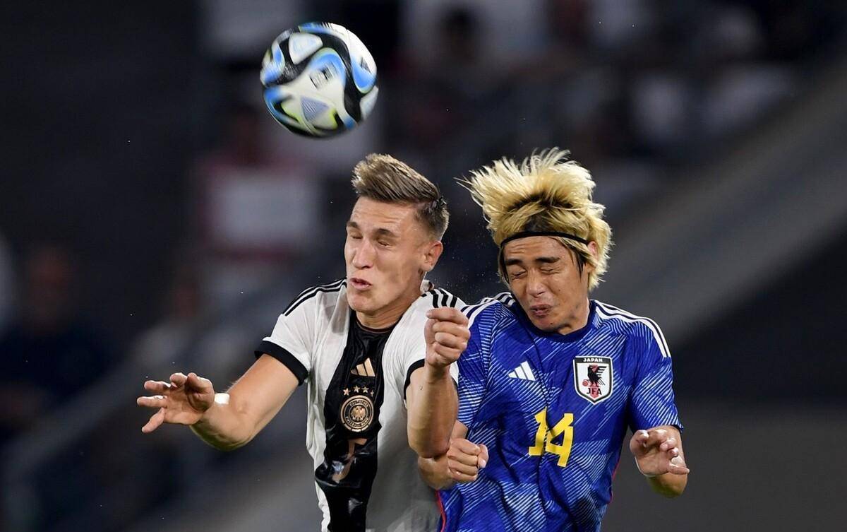 伊藤纯也参加比赛,门将权田秀一认为海外很常见,国外处理有问题_兰斯