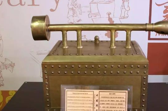 《芳华》破10亿票房,却抹黑了解放军,这种武器就是