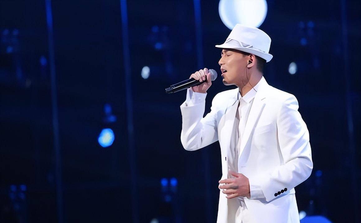 娱乐圈的环境,即便是我们普通人都能想到,苏醒写歌揭露娱乐圈的乱象