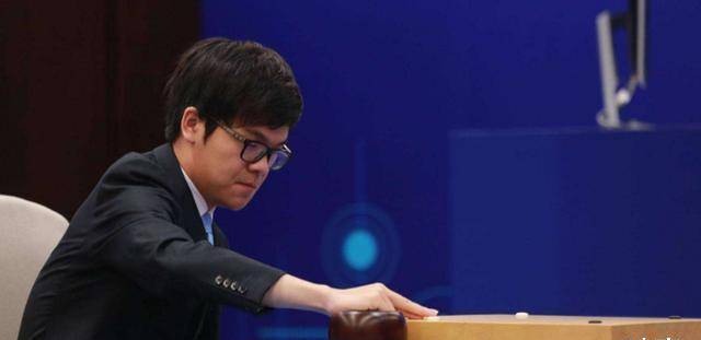 "白棋不败"柯洁:年仅23岁,7夺世界冠军,却败给人工智能_围棋界_李世石