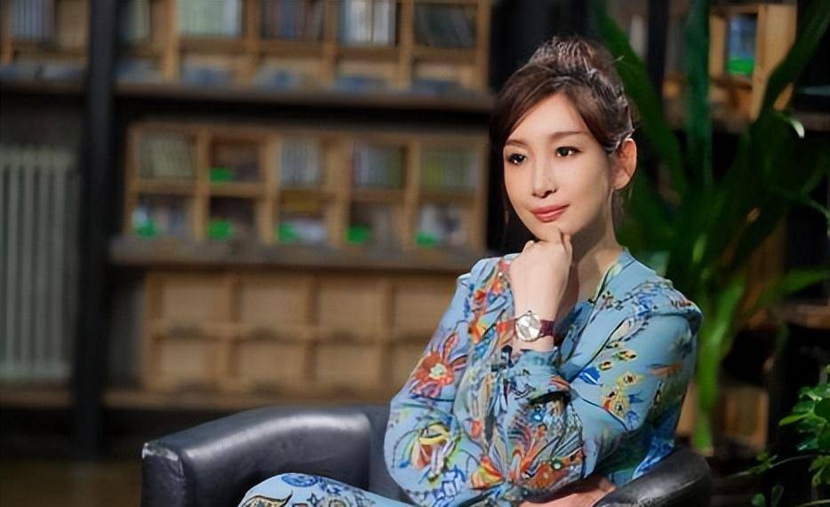 撒娇人妻秦海璐生活曝光,嫁给二婚老公后,她变得越来越清醒了_影后