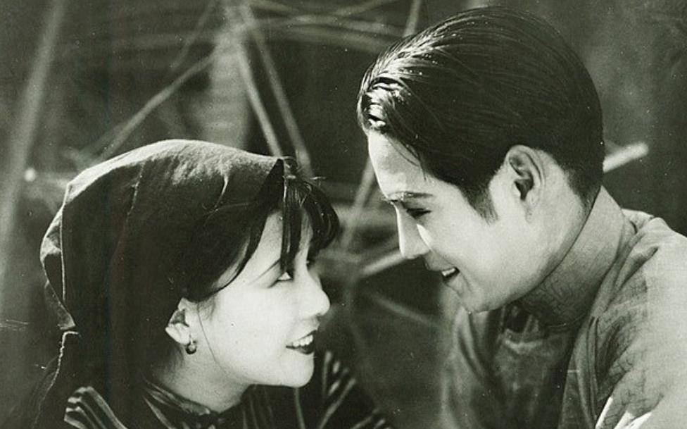 阮玲玉一直是个爱脸面之人,此时又已是明星,自然害怕张达民的要挟