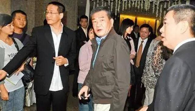 "竹联帮"帮主叱咤台湾,儿子15岁坐牢75年,花光家产也无法保释_黄少岑