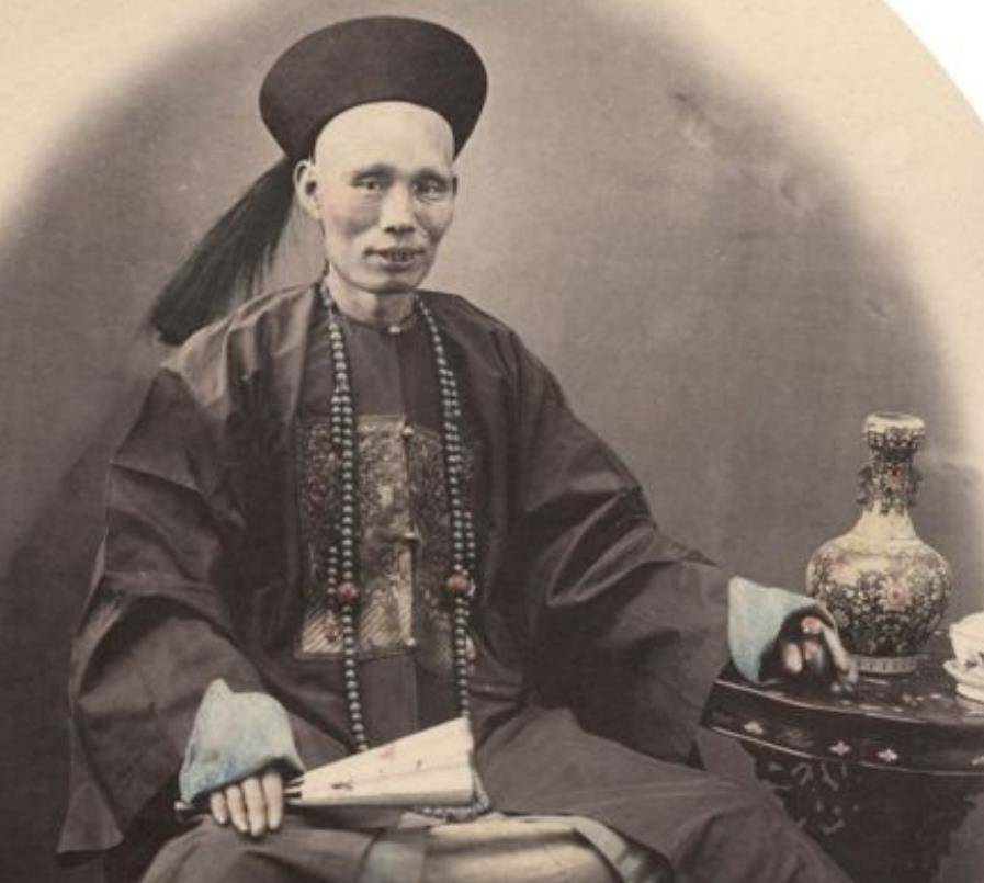 1863年晚清彩照:华美精致的旗人女子,骨瘦如柴的京城官员!